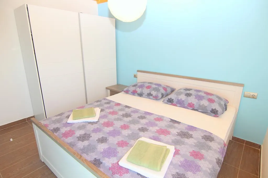 Apartments Ljubic باغ