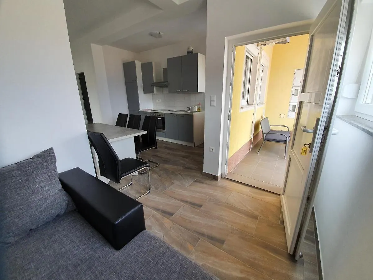 Apartments Ljubic باغ كرواتيا